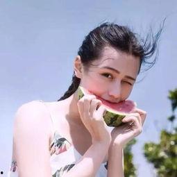 娱乐吃瓜酱衣服图片高清,娱乐吃瓜酱的时尚穿搭，潮流与个性的完美融合